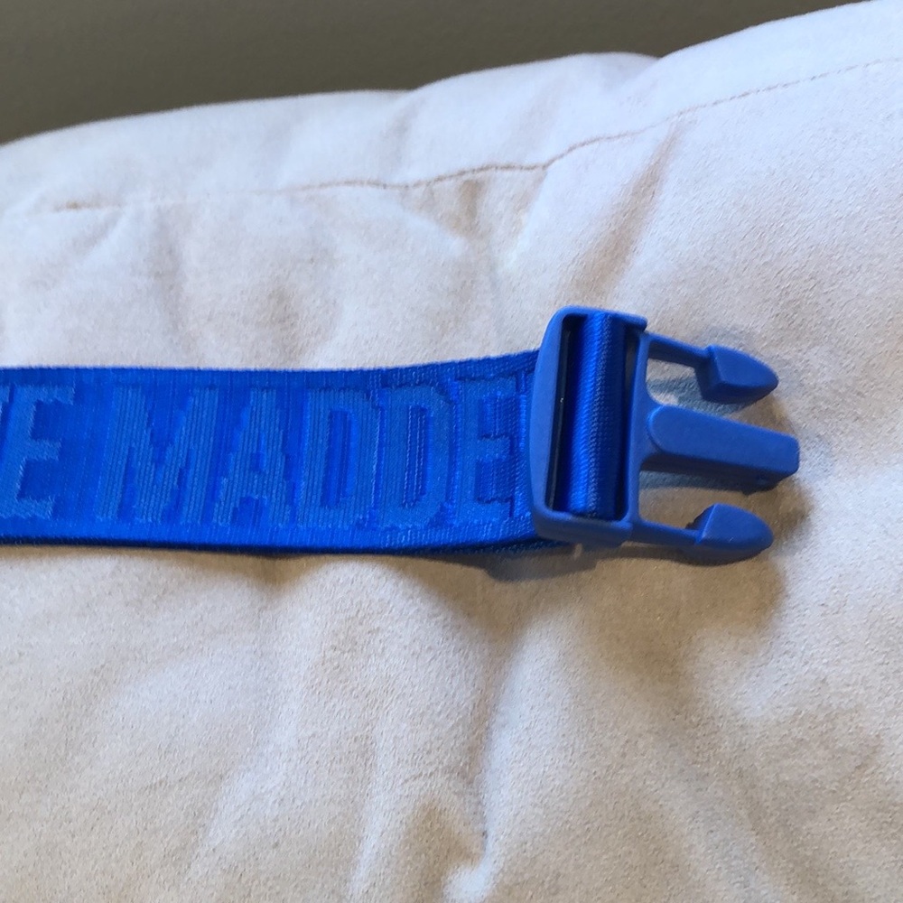 STEVE MADDEN Belt Bag - Picture 8 of 9